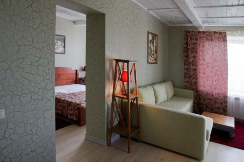La Mezon Hotel