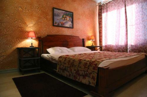 La Mezon Hotel