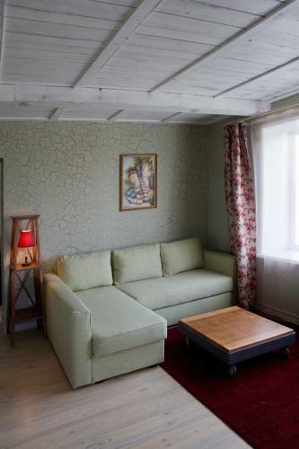 La Mezon Hotel