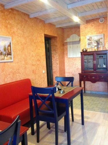 La Mezon Hotel