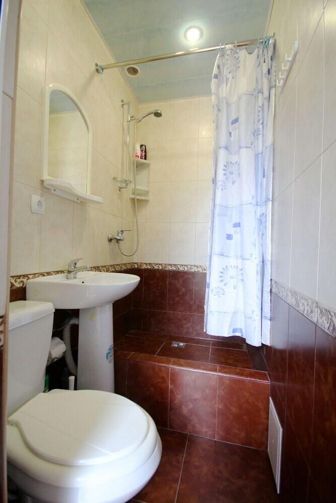 Hostal Saratov Guest House