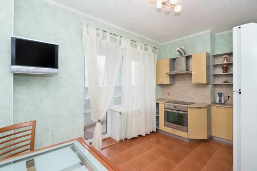 Apartment On Hohryakova 74