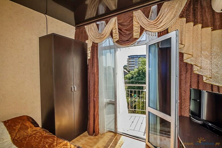 Hostal Elmira Guest House