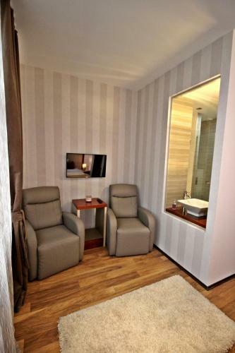 Hostal Metropoliten Rooms