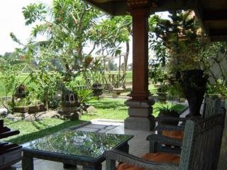 Green Field Hotel And Bungalow