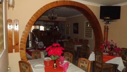 Hostal Pensiunea Caro