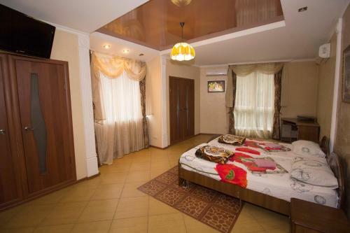 Hostal U Oksani Guest House