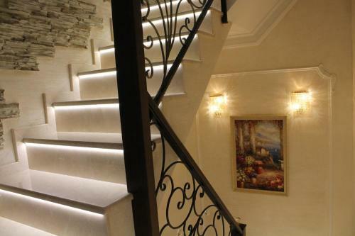 Hostal Dinastiya Guest House