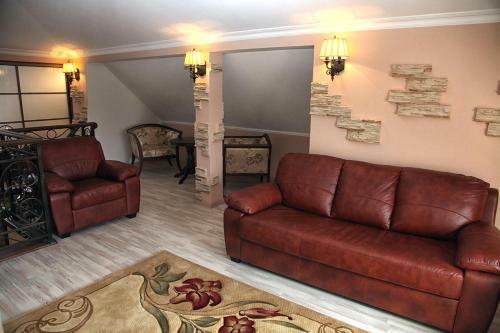 Hostal Dinastiya Guest House