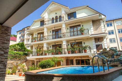 Hostal Dinastiya Guest House