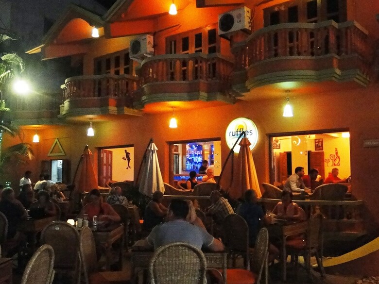Hotel Ruffles Beach Resort
