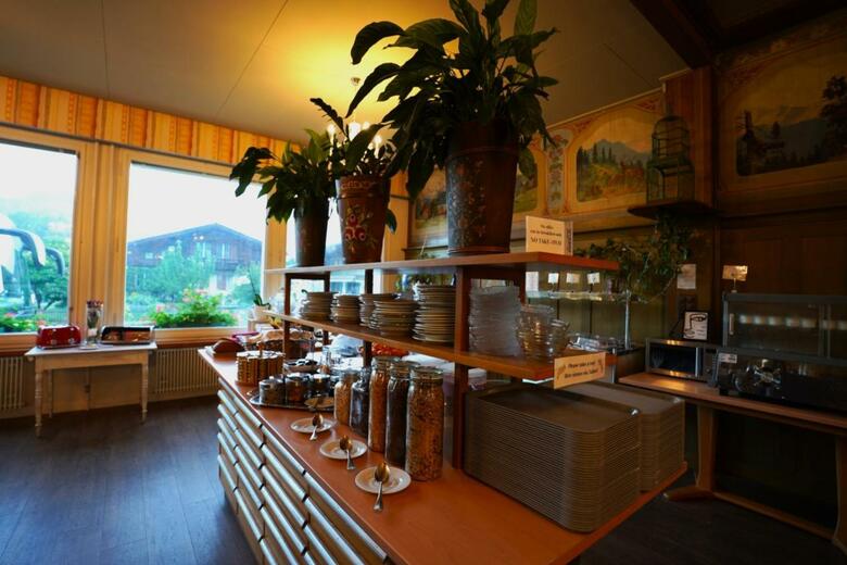 Alpenrose Hotel And Gardens