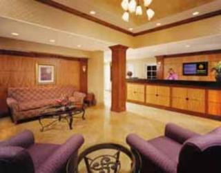Comfort Inn & Suites Hotel Circle Seaworld Area