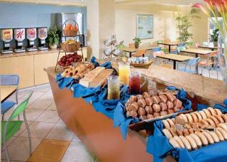 Comfort Inn & Suites Hotel Circle Seaworld Area