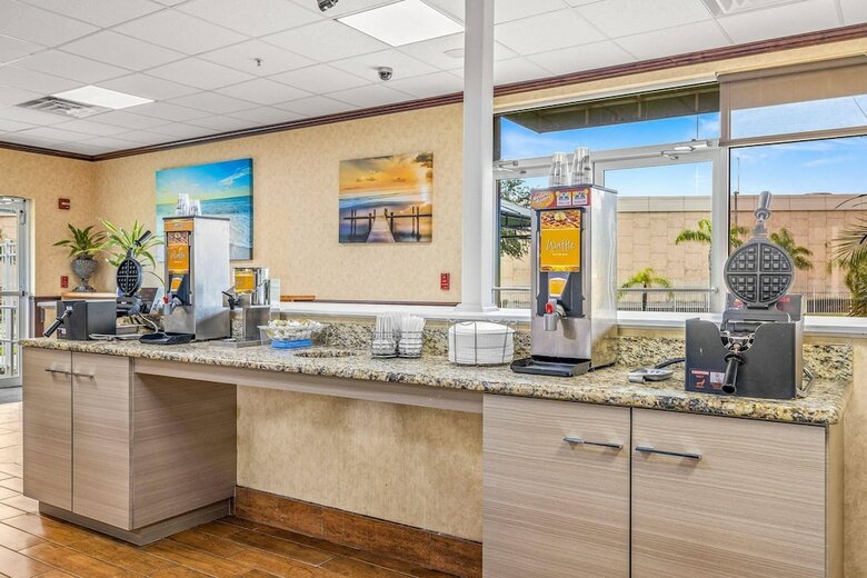 Hotel Quality Inn & Suites