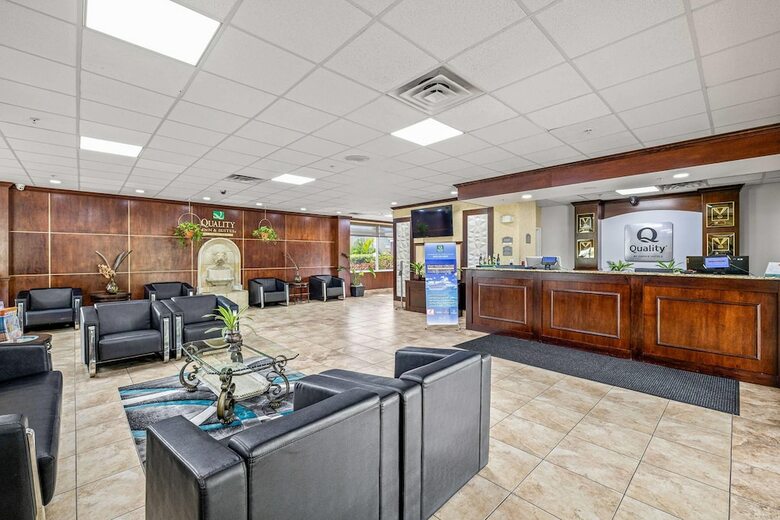 Hotel Quality Inn & Suites