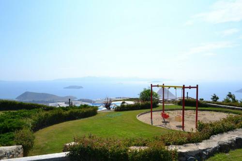 Grand Sea View Aparts