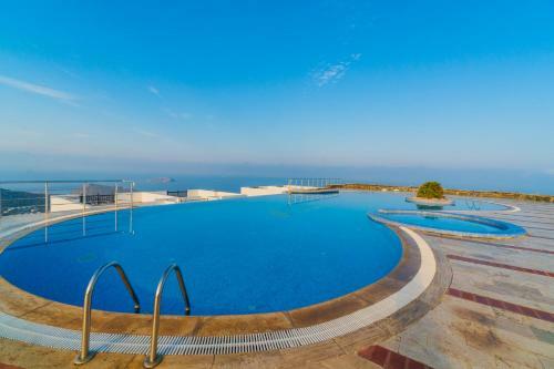 Grand Sea View Aparts