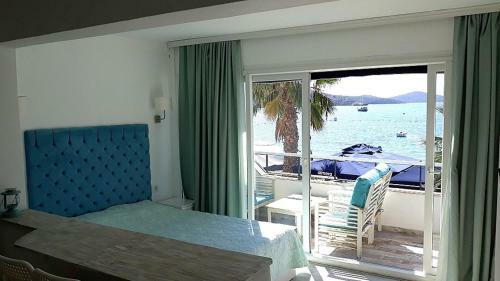 Almera Beachfront Apartmant