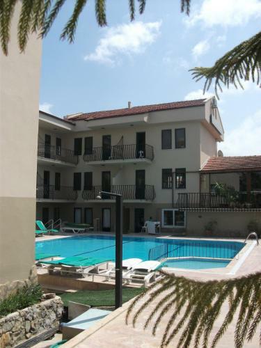 Poppy Apart Hotel