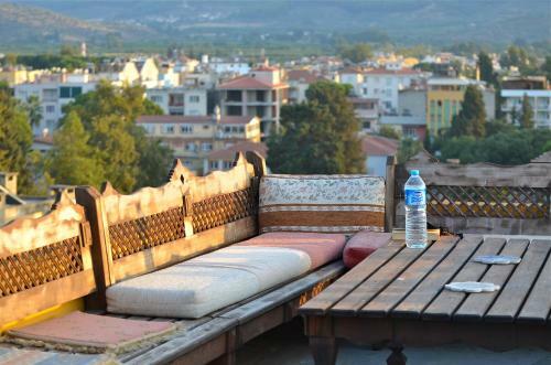 Hostal Homeros Pension & Guesthouse