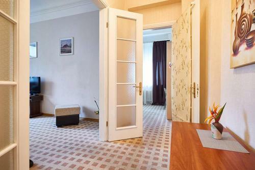 Home Hotel Apartments On Khreshchatyk Area