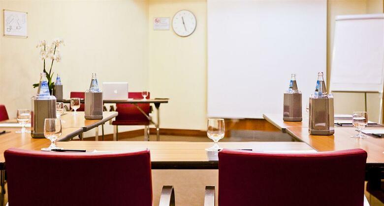 Hotel Holiday Inn Milan Garibaldi Station