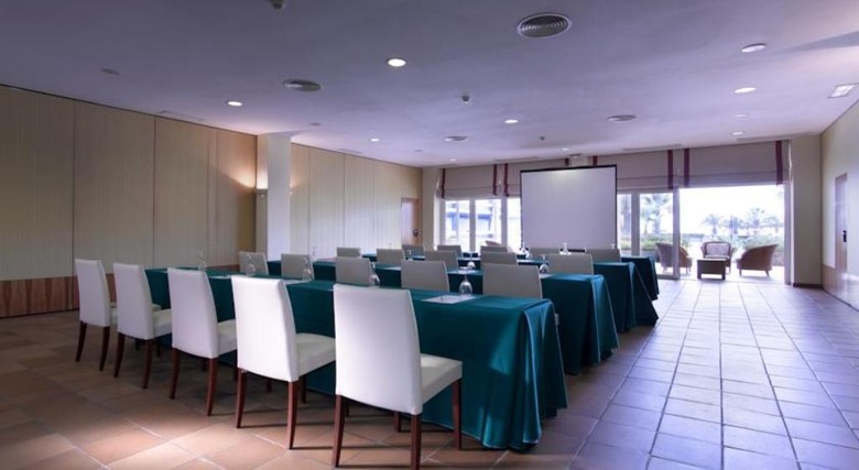 Hotel Parador De Benicarl�