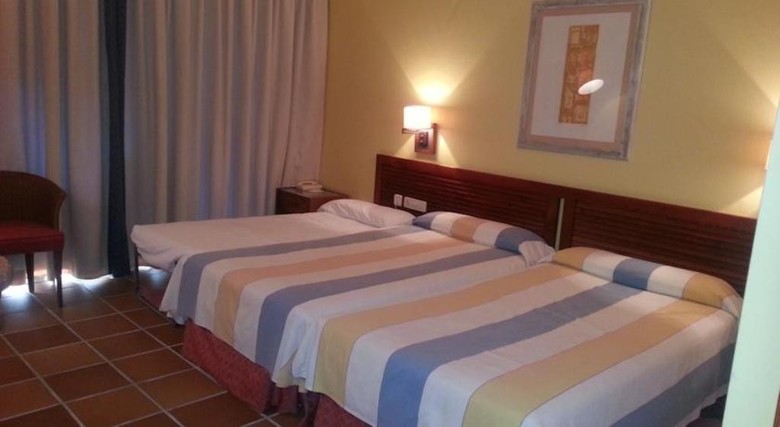 Hotel Parador De Benicarl�