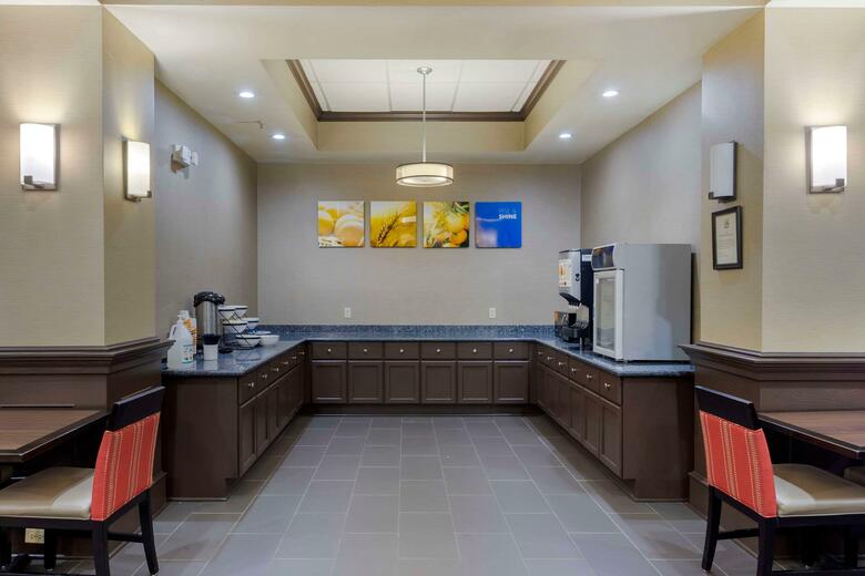 Hotel Comfort Inn And Suites (little Rock)