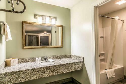Hotel Rodeway Inn Portage