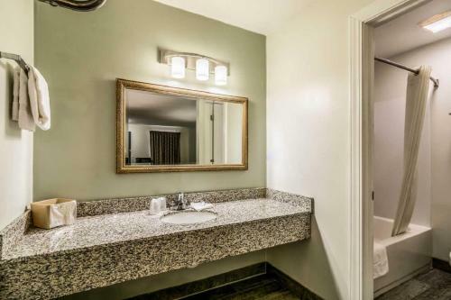 Hotel Rodeway Inn Portage