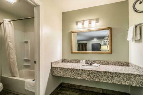 Hotel Rodeway Inn Portage