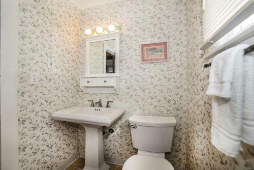 Apartamentos Sun N Fun Beachfront Vacation Rentals