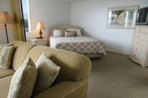 Estero Beach & Tennis 608b Apartment