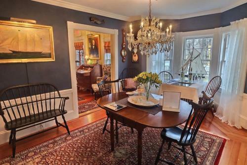 Bed & Breakfast The Carriage House Inn