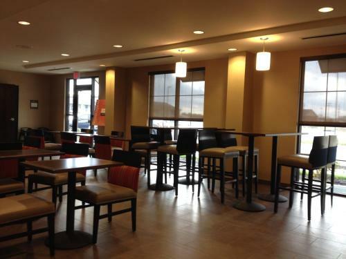 Hotel Comfort Suites-youngstown North