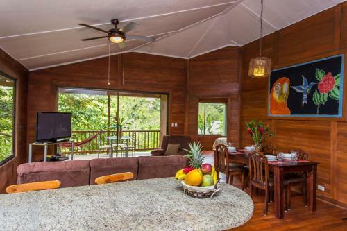 Macaw Villa