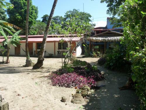 Hotel Cabinas Yucca