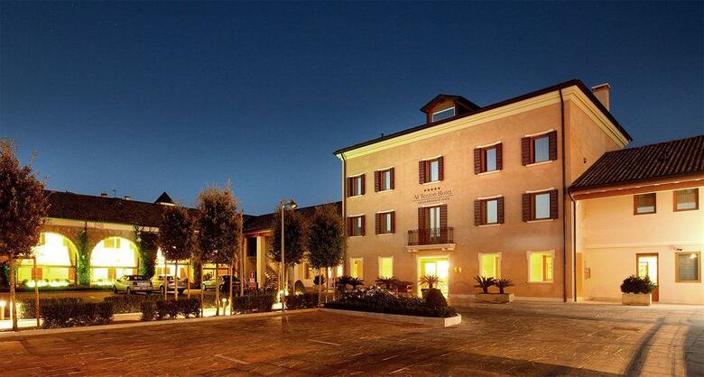 Al Tezzon Hotel