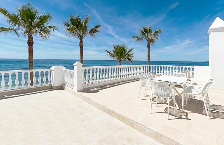 Hotel Apartamentos Perla Marina