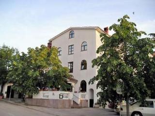 Gargamelo Restaurant & Pension