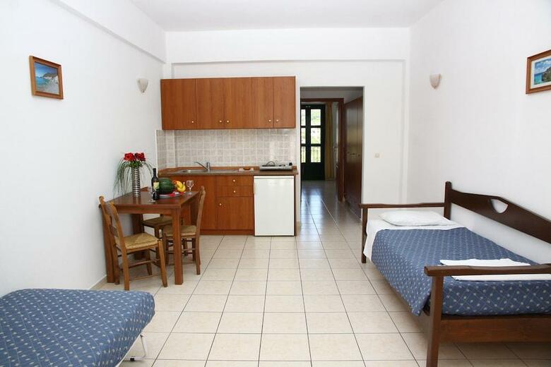 Apartments Camari Garden Hotel