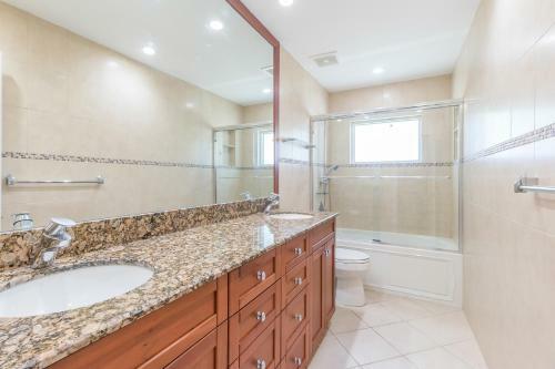 Secluded Pool Home In A Gated Community