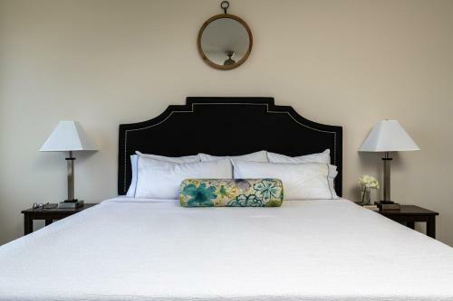 Elm Street Apartment By Stay Alfred