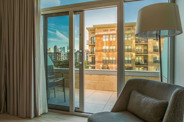 Hotel Canopy By Hilton Dallas Uptown