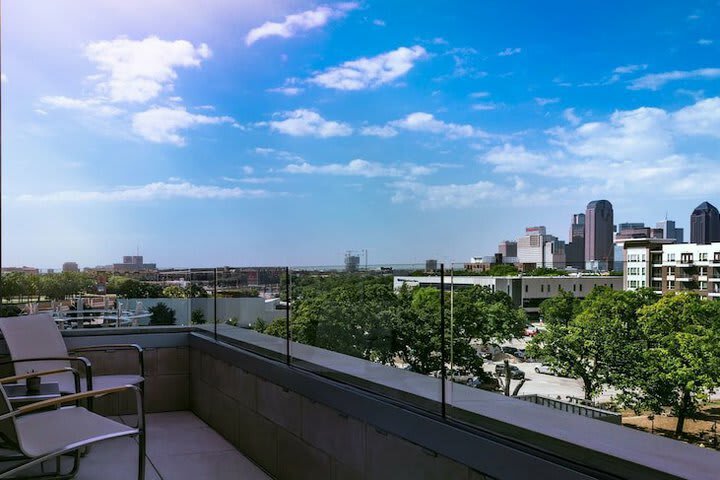 Hotel Canopy By Hilton Dallas Uptown