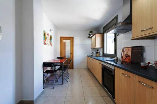 Vecindario-plaza Apartment