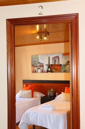Hostal Aqua Rooms Sarria