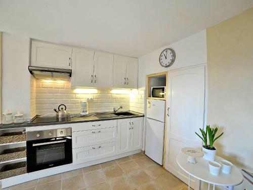 Holiday Home Petite Fleur